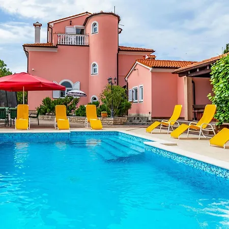 8 Bedroom Lovely In Holiday home