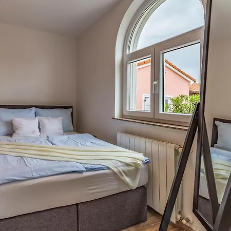 Holiday home 8 Bedroom Lovely In *