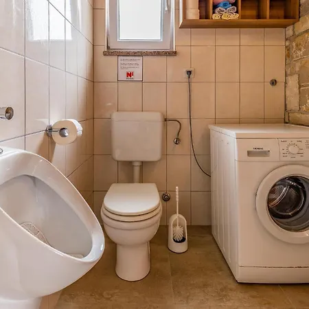 Amazing In With Sauna 別荘 プーラ