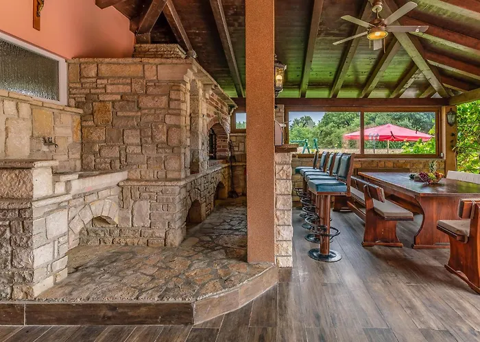 Amazing In With Sauna Vikendica Pula