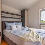 Lovely Home In Pula With Sauna *